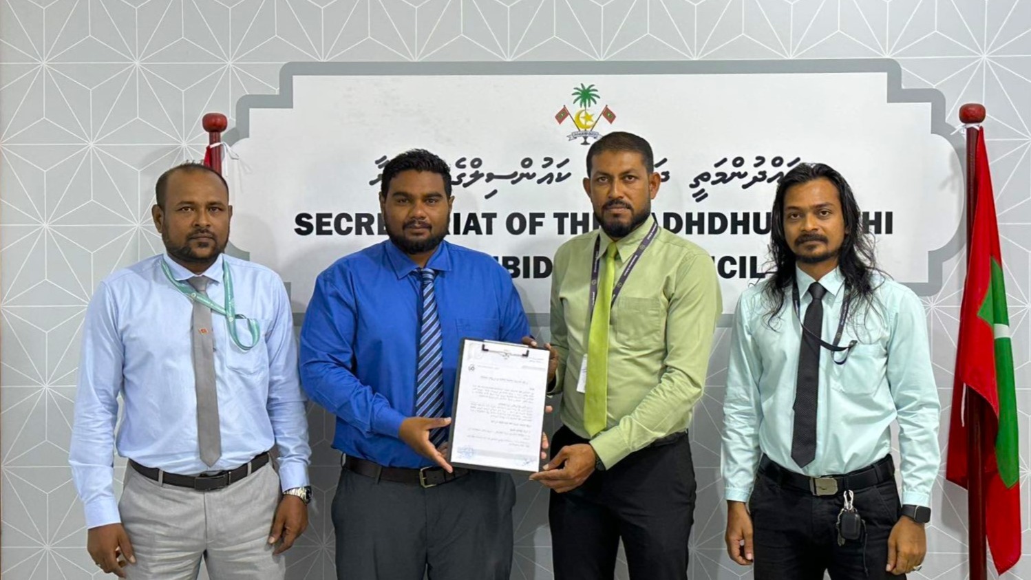 ސުކޫލްތަކަށް ދޭ މާލީ އެހީގެ ފައިސާ ހަވާލުކުރުން