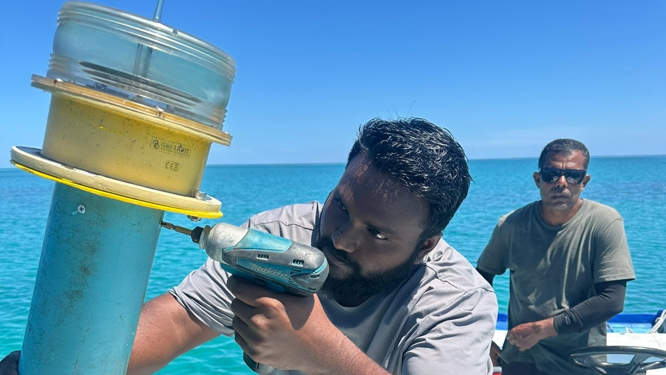  ނެރުބައްތިތައް ބަދަލުކުރުމުގެ މަސައްކަތް